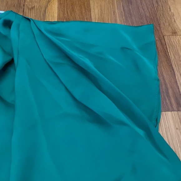 Zara Women’s Green Cowl Neck Blouse Size XS - Picture 4 of 7